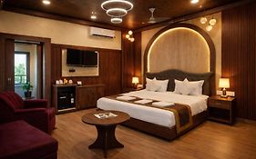 Hotel Bay Walk